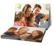 Impressão De Fotos  Couchê Fosco 210G Verniz Uv Total Retangular 150X210Mm 4X0